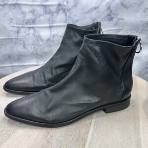 Via Spiga Edie Black Leather Ankle Boots Womens Size 10 Zip Up Pointed Toe Shoe